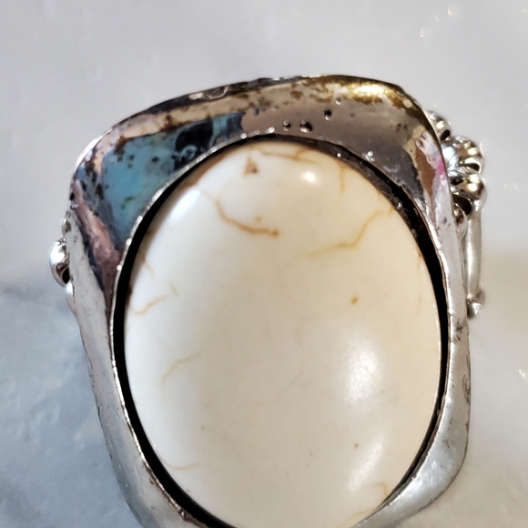 White Stone Silver Tone Stretch Band  💥3 for $24💥 - Picture 5 of 16